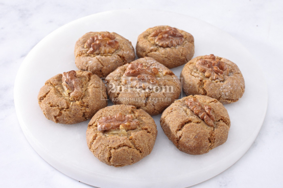 Amaretti Alle Noci (Ceviz Unlu Amaretti Kurabiye)